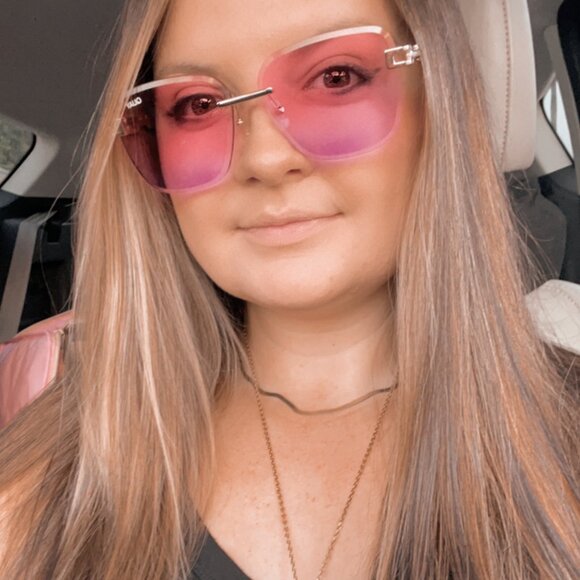 Meet your Posher, Brandy - Picture 14 of 15